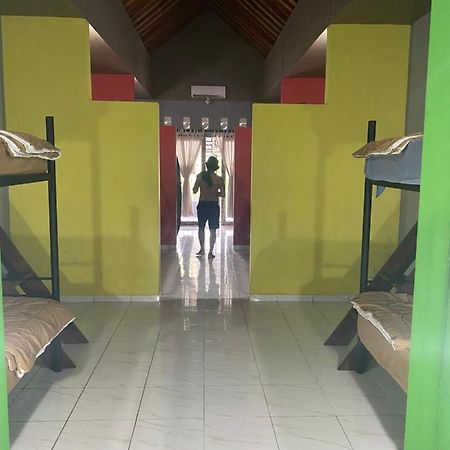 Paca'S Reggae Bar & Hostel Ambat Экстерьер фото